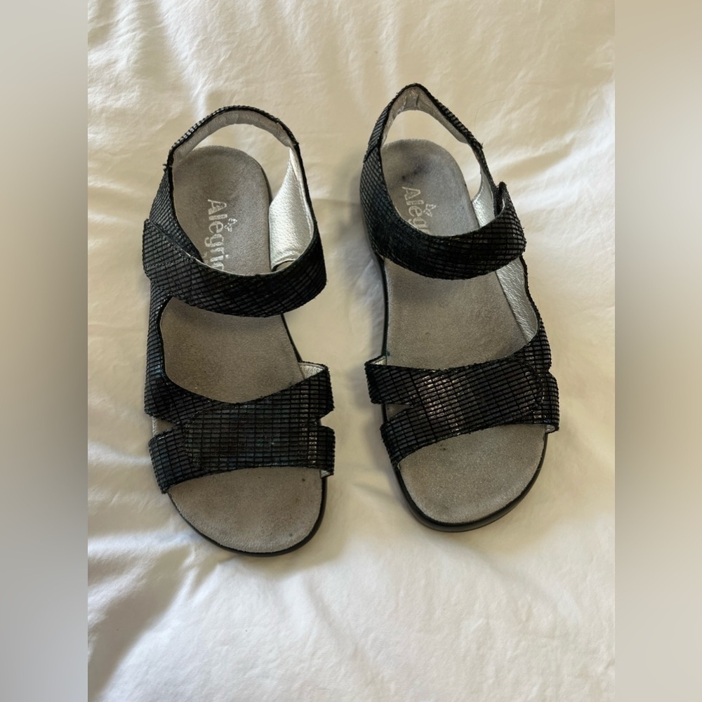 Alegria Joy Women’s SZ 7 Comfortable Leather Adjustable Strap Sandals Blue.